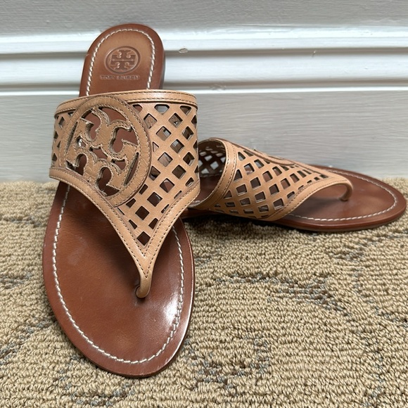 Tory Burch tan sandals - Picture 2 of 3